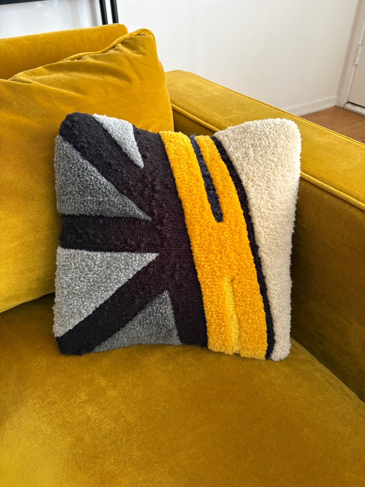 #13 - The loop & cut pile tufted pillow - 12" x 12" Acrylic