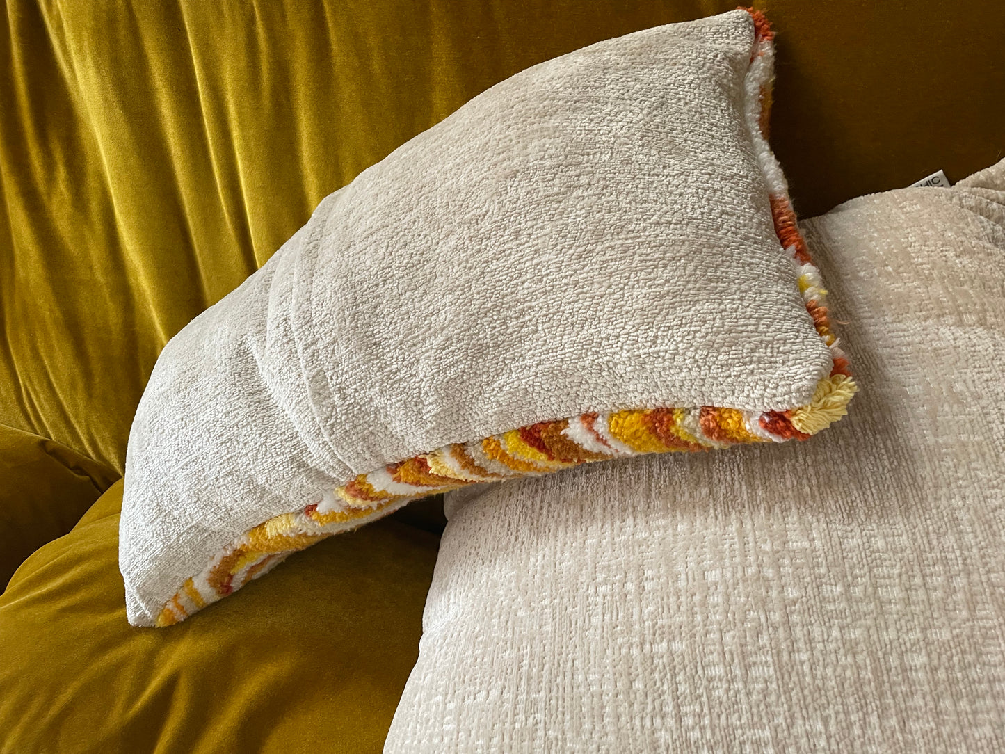 FIRE - The tufted Pillow 12" x 26"