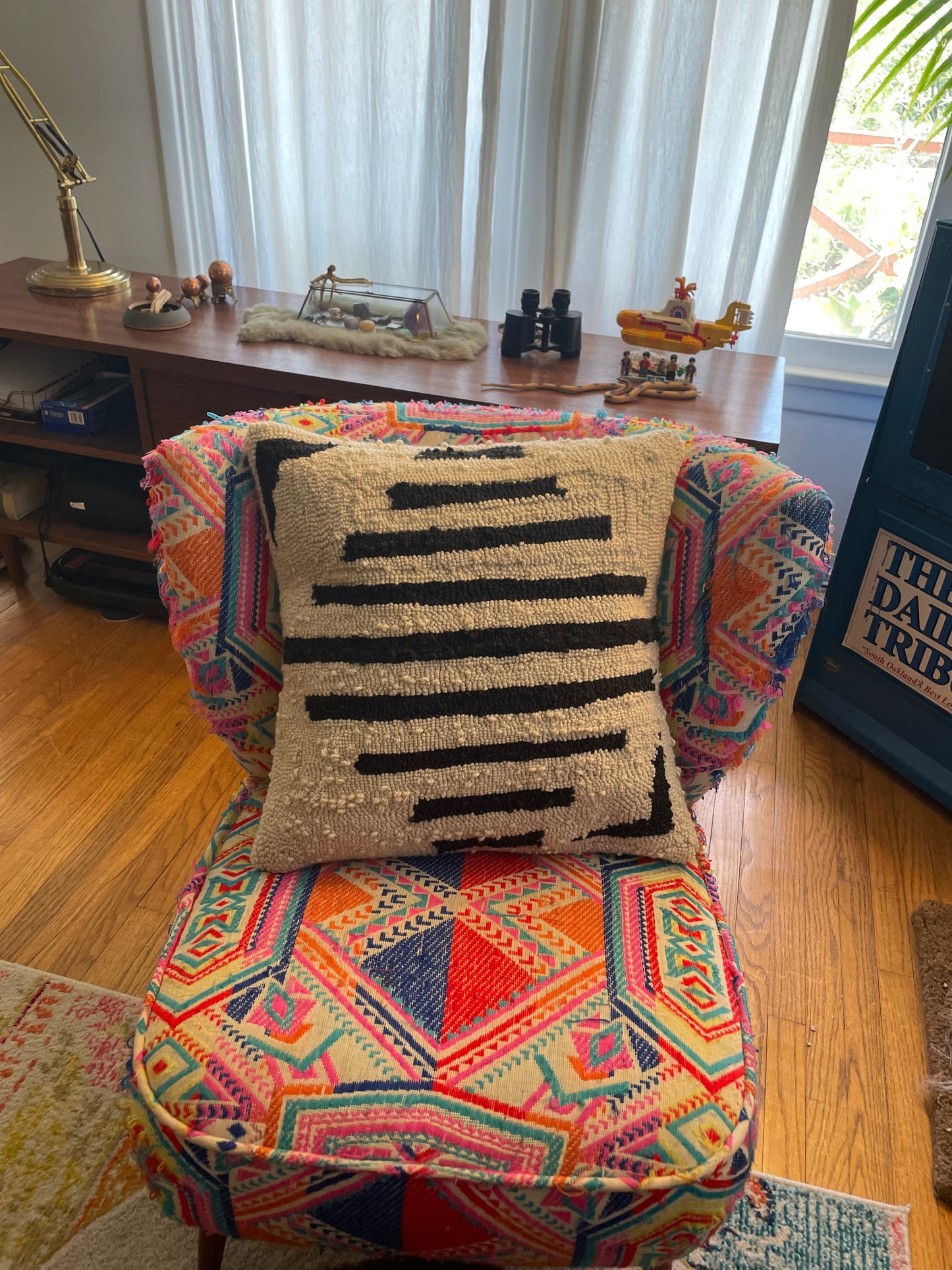 #10 - Loop pile tufted pillow - 18" x 18" Acrylic